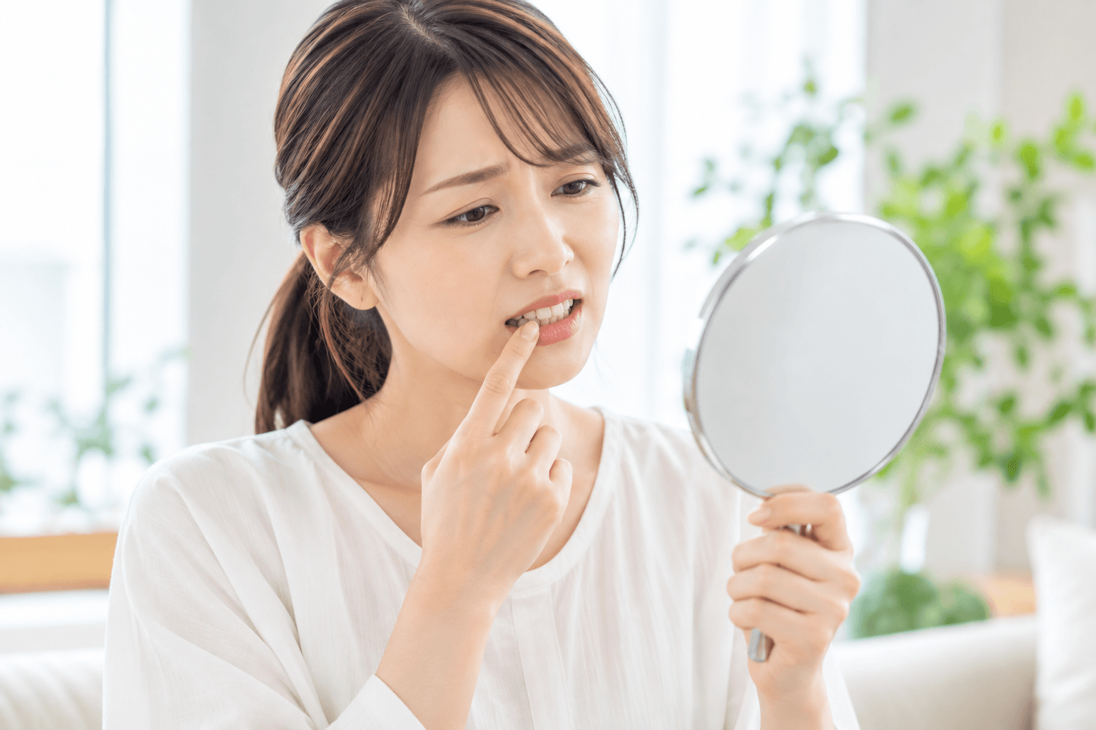 歯の色や形・見た目が気になるについてのイメージ